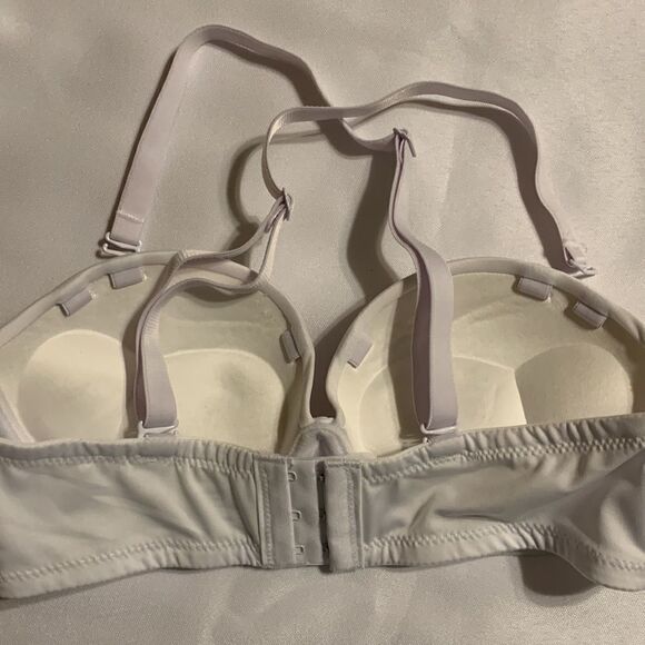 32A white bra adjustable straps to razor back - Picture 7 of 7